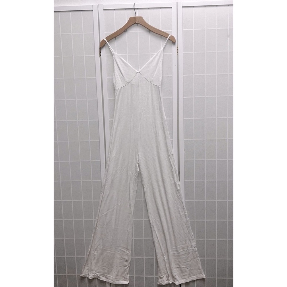 Brand New White V-Neck Cami Jumpsuit. Size XL perfect conditions - Picture 6 of 10